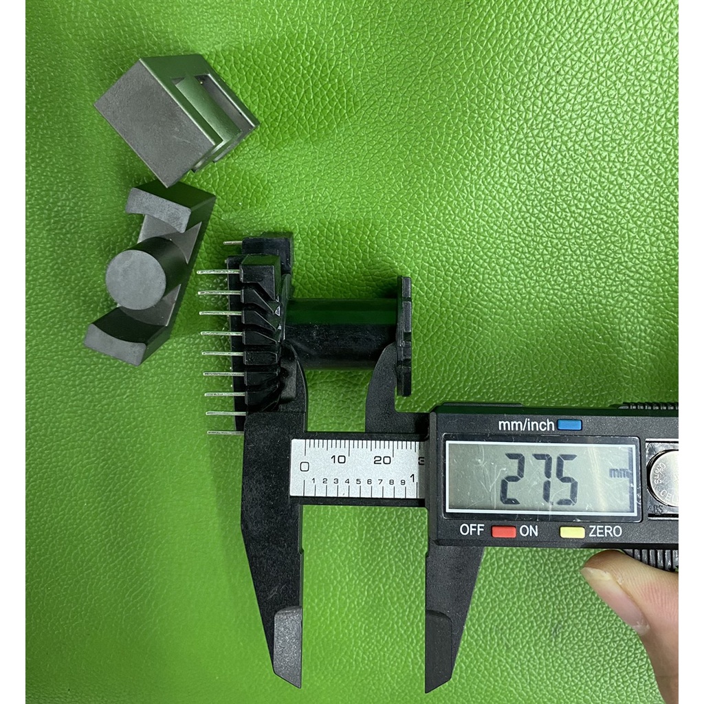 Lõi Biến áp xung EC4215 tròn đứng (9+9 chân)
