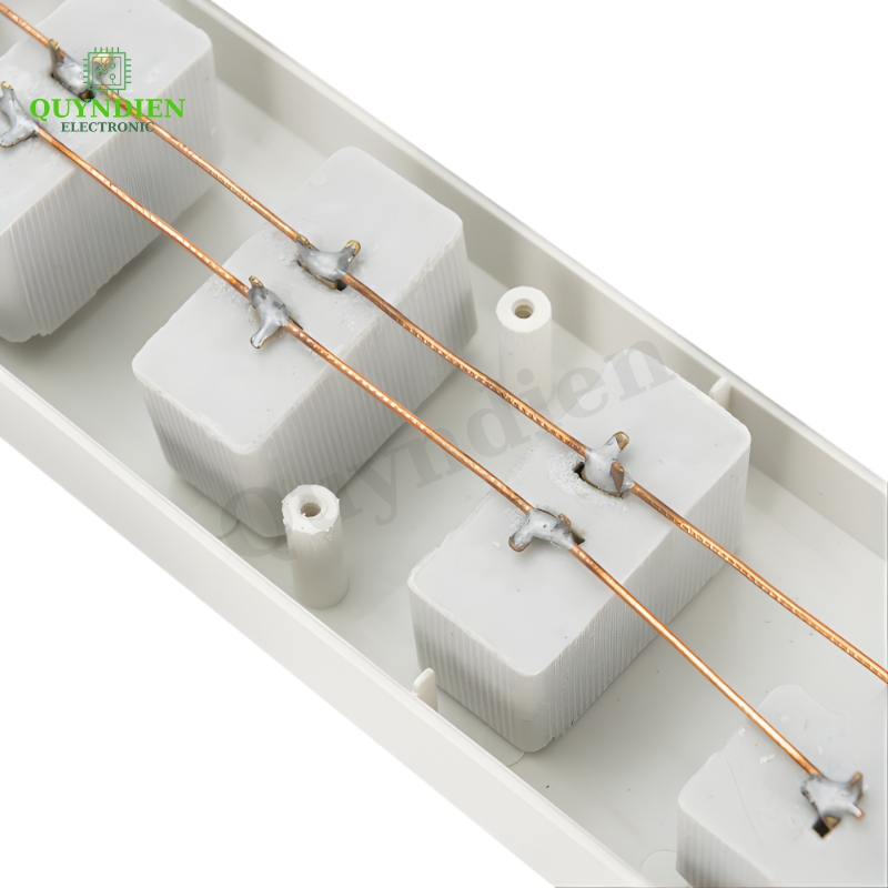 Ổ Cắm Lõi Sứ Chống Cháy 2200W 4M2-5 Vỏ Nhựa ABS Chống Vỡ