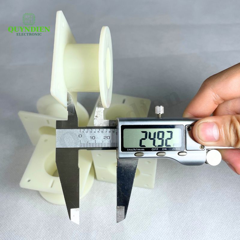 Lõi Nhựa Vuông Tròn 55 Quấn Cuộn Cảm Phân Tần Loa - Màu Trắng Sữa