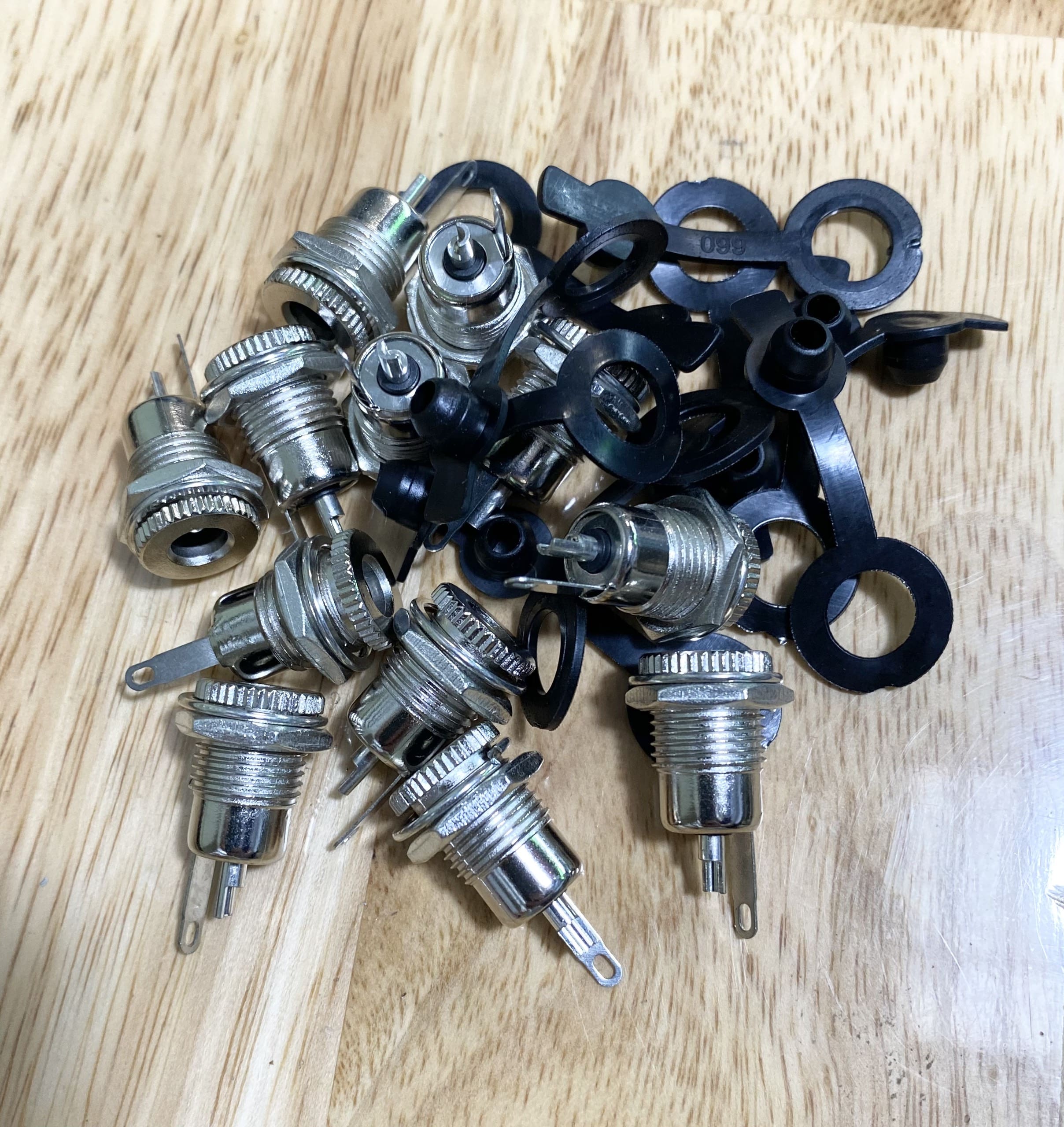 Jack, Giắc sạc DC 5.5x2.1mm kim loại có ron chống nước