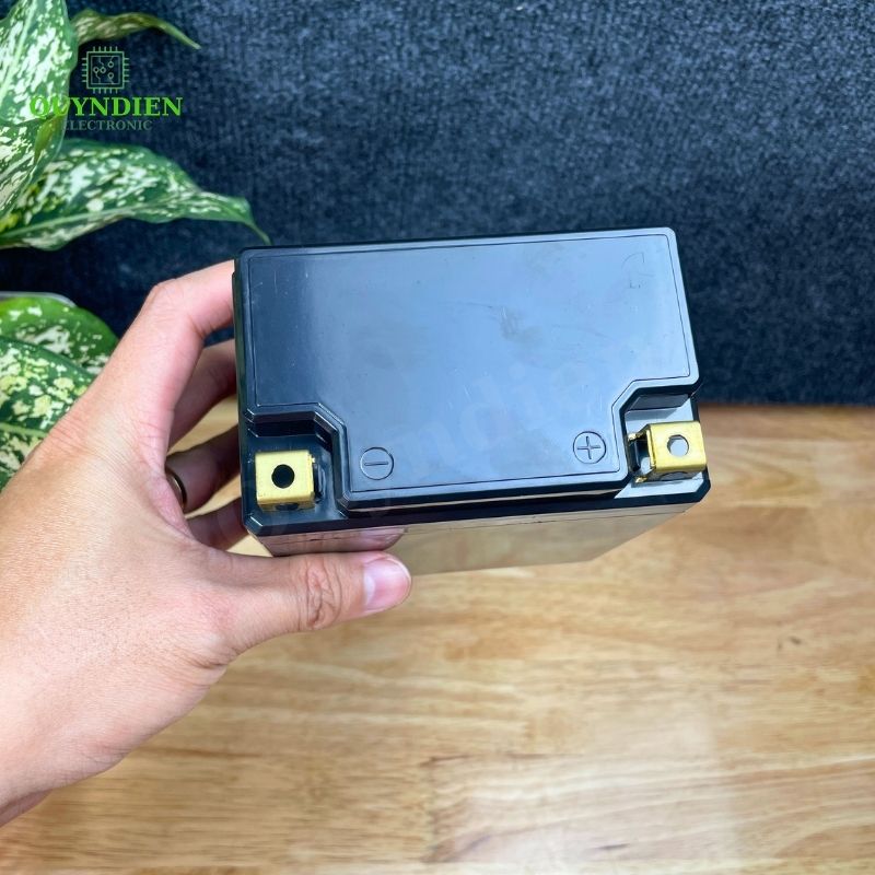Vỏ Bình Đề Xe Máy YT7 Cọc Vuông Nắp Đục