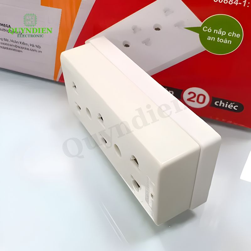 Ổ Cắm điện 3 Cửa Có Nắp Che An Toàn E14N
