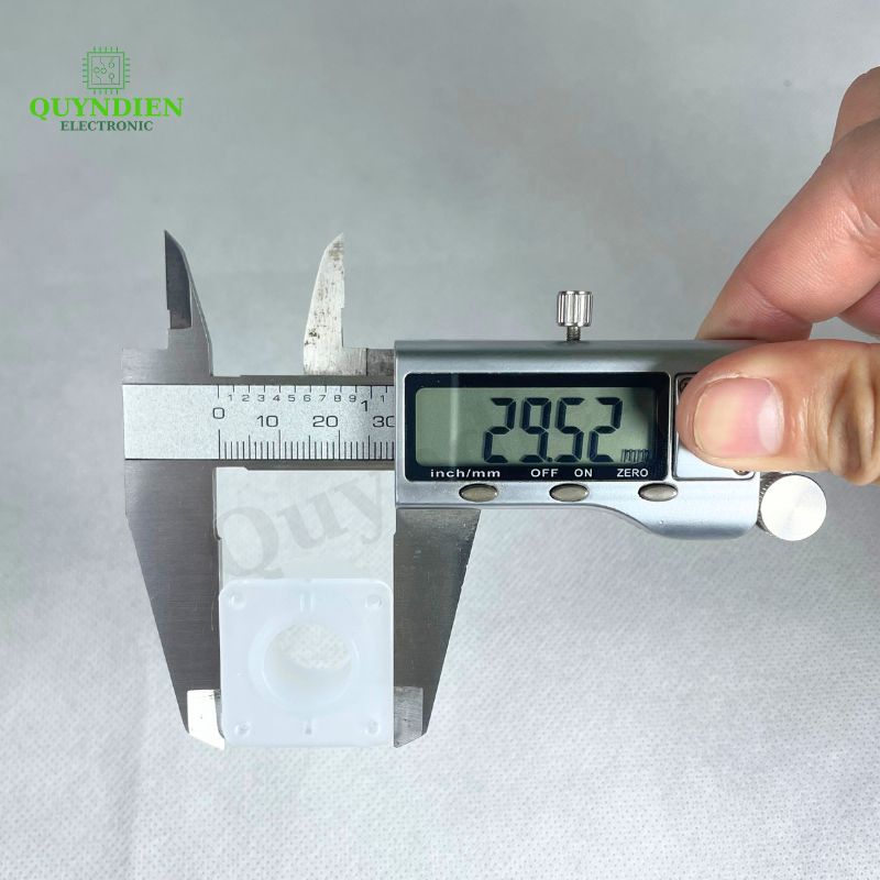 Lõi Nhựa Vuông Tròn 30 Quấn Cuộn Cảm Phân Tần Loa - Màu Trắng Trong