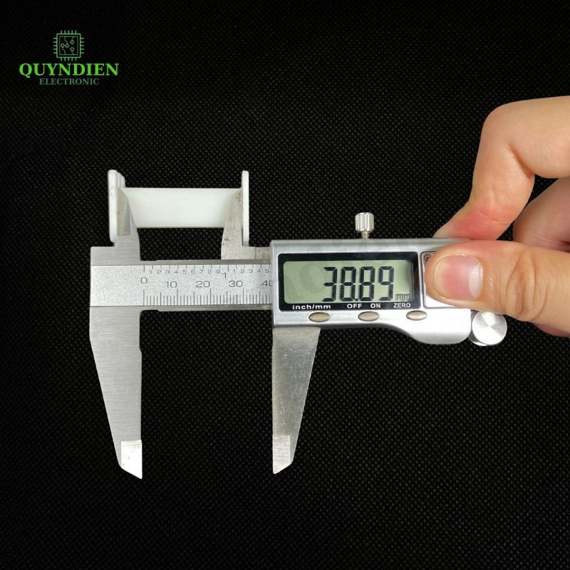 Lõi Khuôn Nhựa Vuông Dài 42mm Màu Trắng Sữa