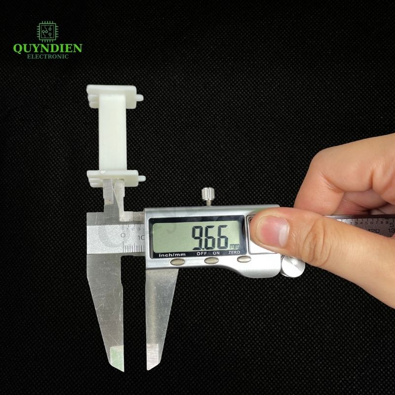 Lõi Khuôn Nhựa Vuông Dài 42mm Màu Trắng Sữa