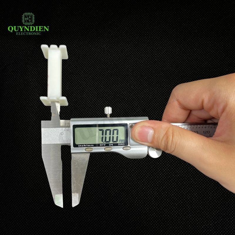 Lõi Khuôn Nhựa Vuông Dài 42mm Màu Trắng Sữa