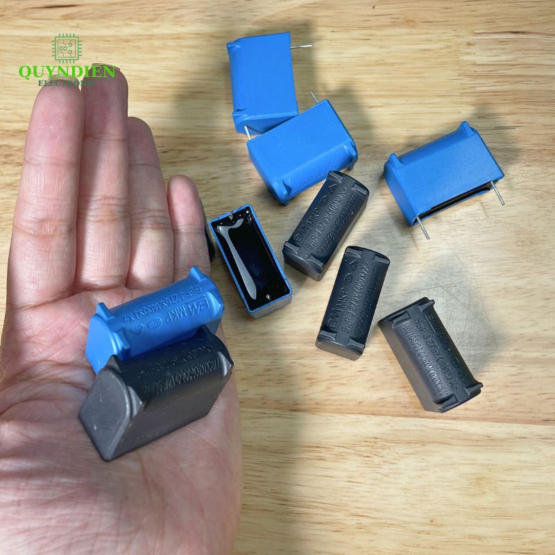 Tụ Bếp Từ 5uF 400VDC 275VAC Màu Xanh Loại Đứng