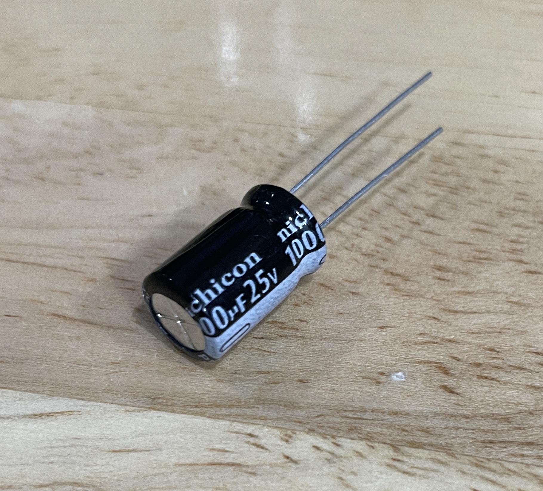 Tụ hóa 1000uf-16v 25v 35v 50v
