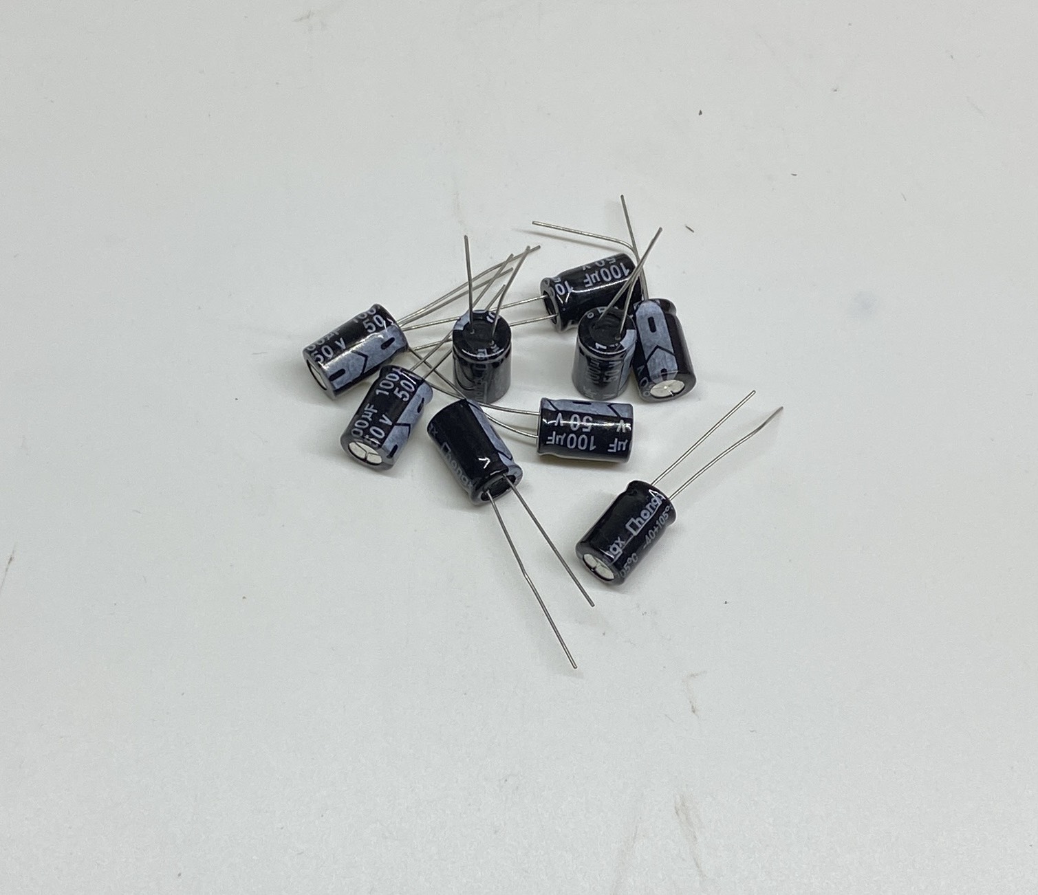 Tụ Hóa 100uf - 35V Màu ngẫu nhiên