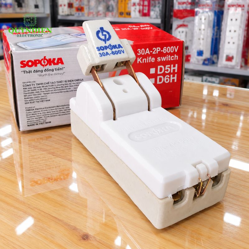Cầu Dao Đế Sứ 1 Pha 2P 600V Cực Đúc SOPOKA