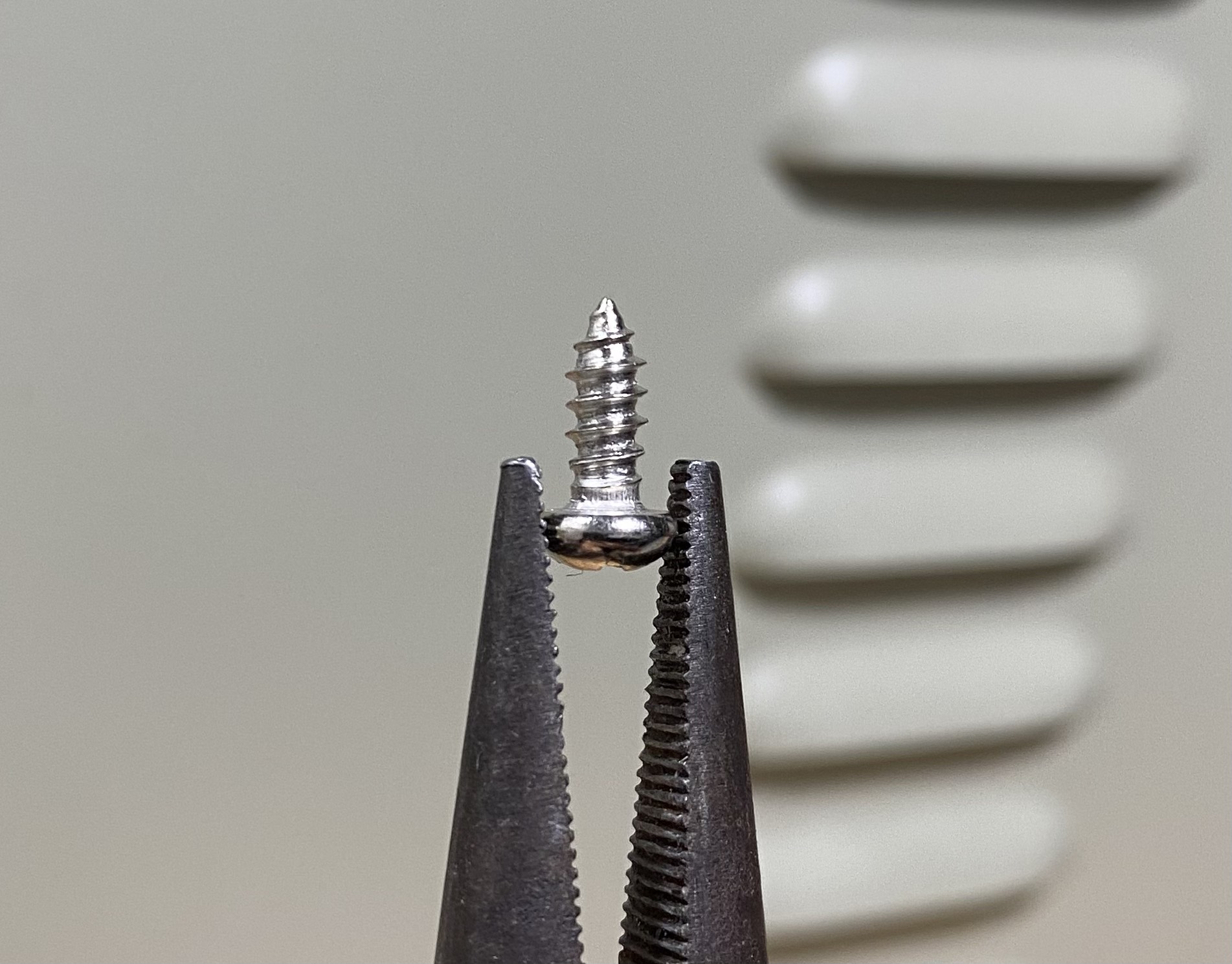 Ốc vít bắt ampli, bắt quạt bắt vỏ sạc ốc răng xoắn 4mm dài 11mm đầu dù (Túi 100g=100 con)