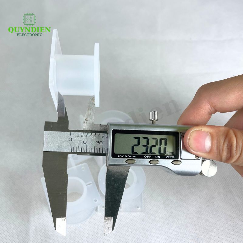 Lõi Nhựa Vuông Tròn 40 Quấn Cuộn Cảm Phân Tần Loa - Màu Trắng Trong