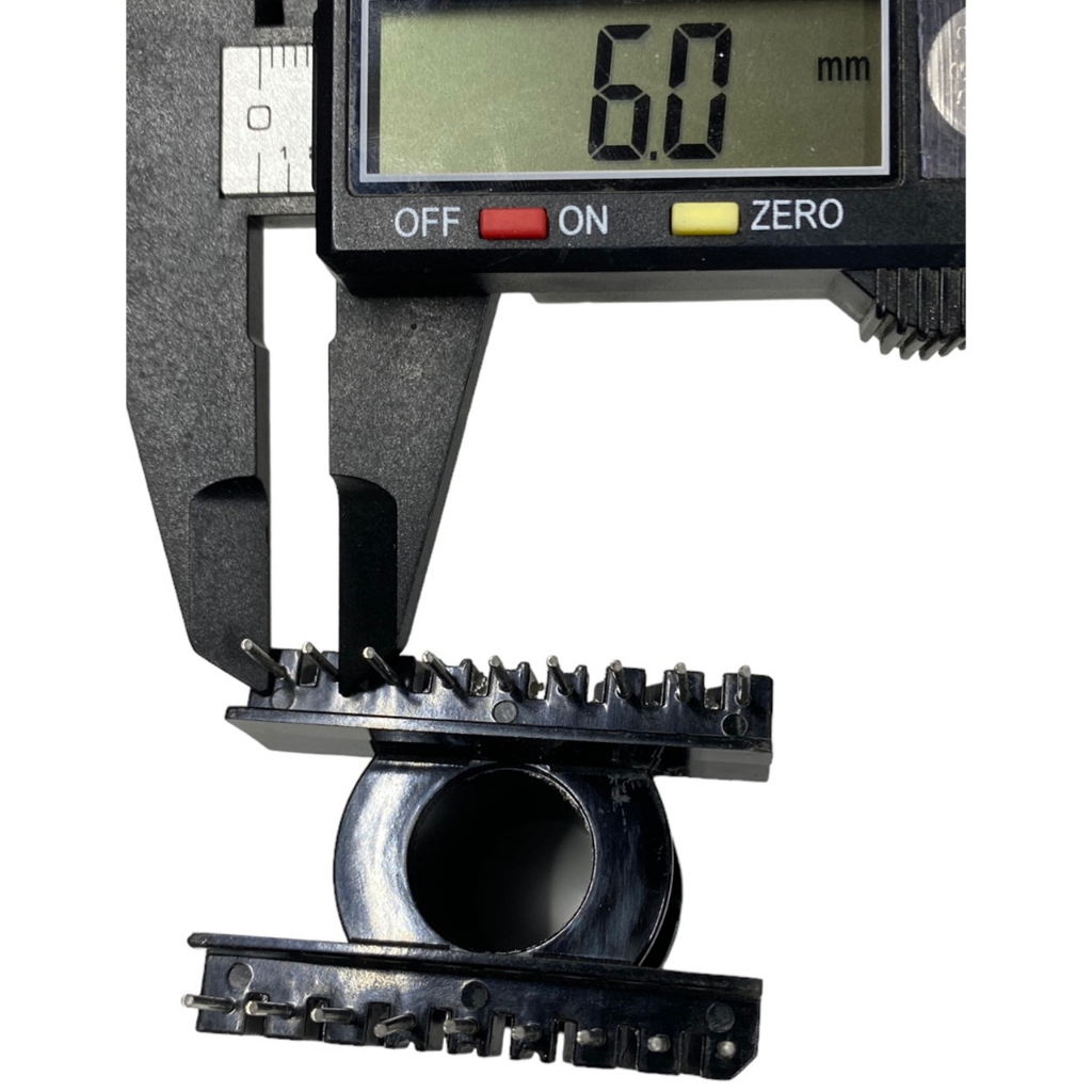 Khuôn Nhựa EC4215 (9+9 Chân) Tròn Đứng