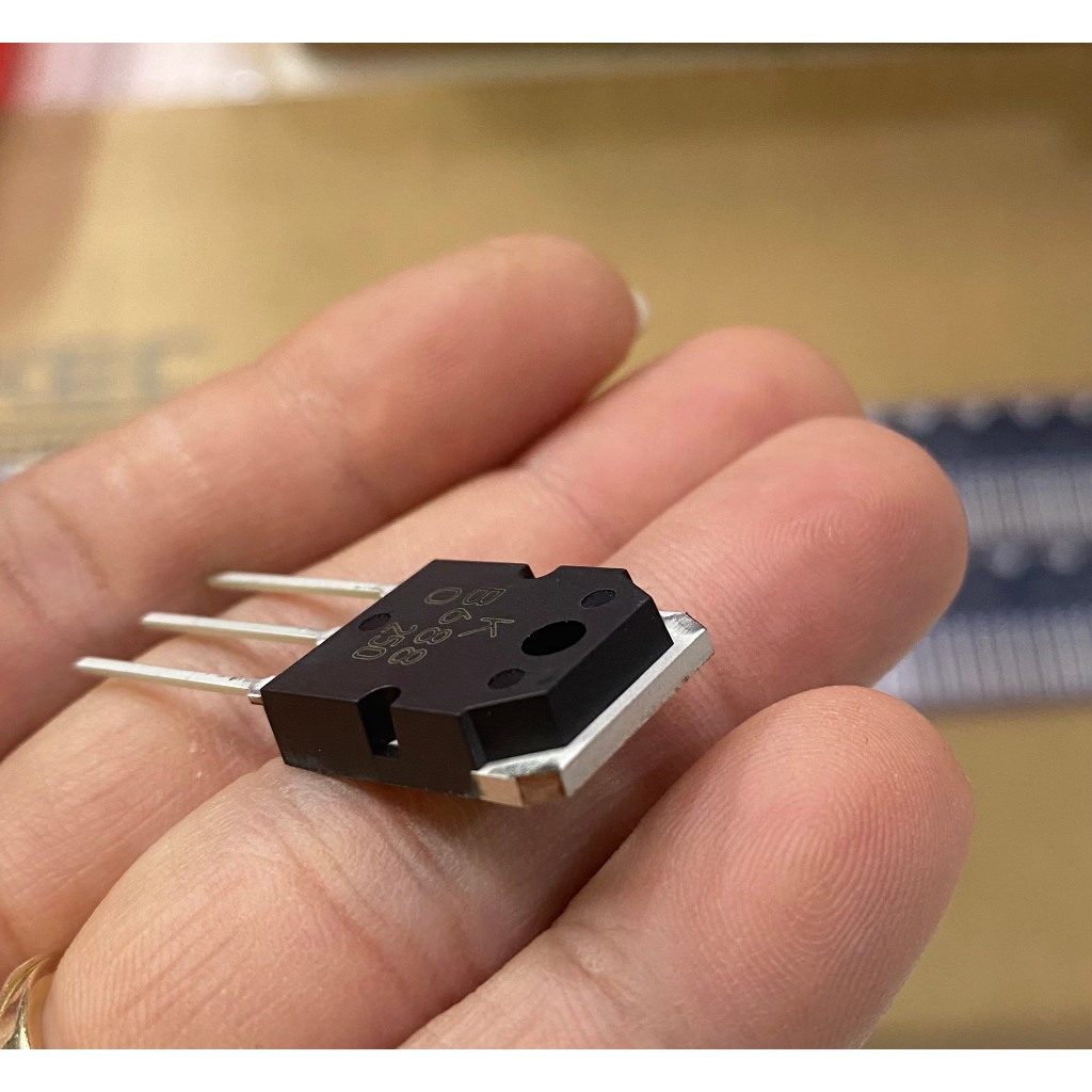 Transistor D718 KEC Lưng Đồng Mạ Niken - 1 Cây 30 Cái