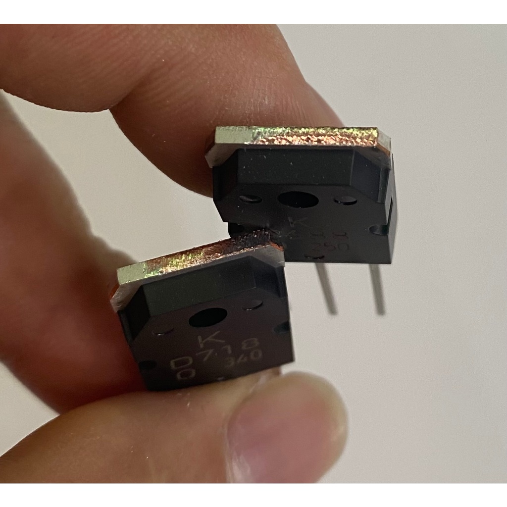 Transistor D718 KEC Lưng Đồng Mạ Niken - 1 Cây 30 Cái