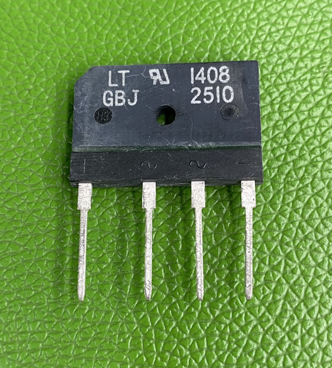 Diode Cầu 25A  1000V  GBJ 2510 Dẹp NEW