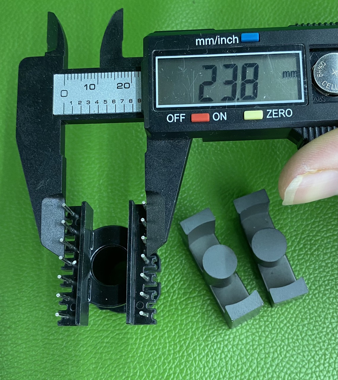 Lõi Biến áp xung EC3542 đứng (7+7 chân)