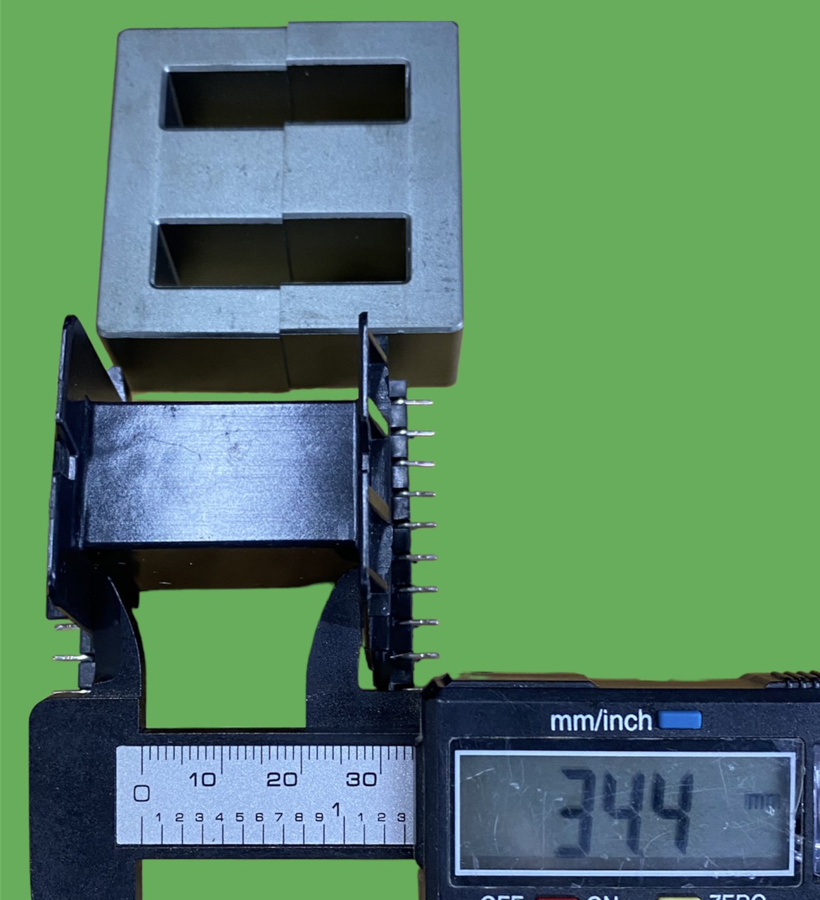 Lõi Biến Áp Xung EE5520 Khuôn Nằm 10+10 Chân