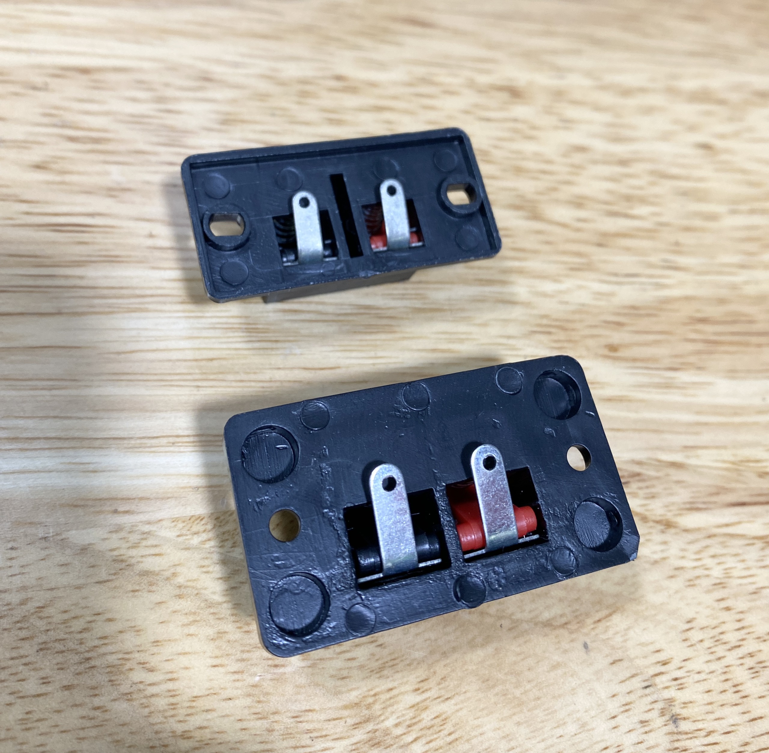 Jack Kẹp Loa Trạm kẹp loa 2p