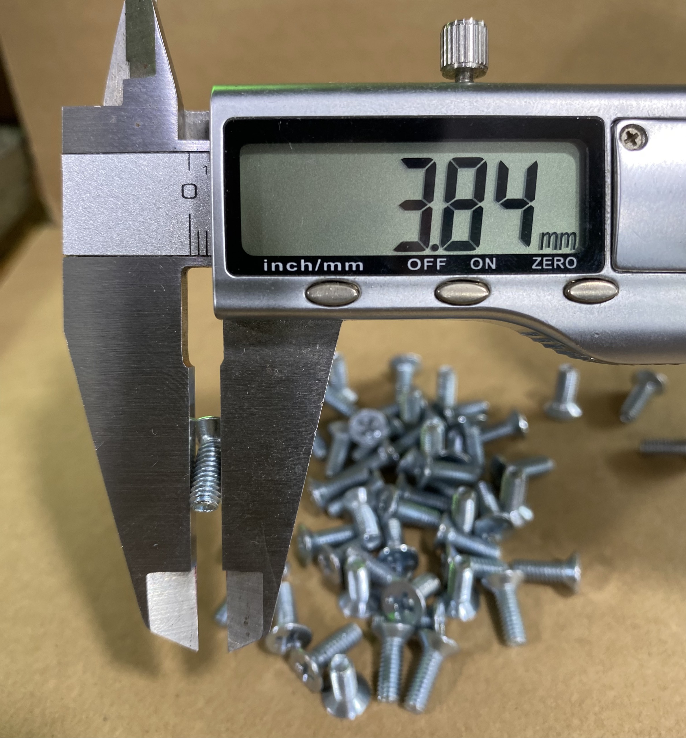 Ốc vít đầu COL REN mịn 4mm dài 12mm M4=4x12, (Túi 500gram = khoảng 480 - 490 con)
