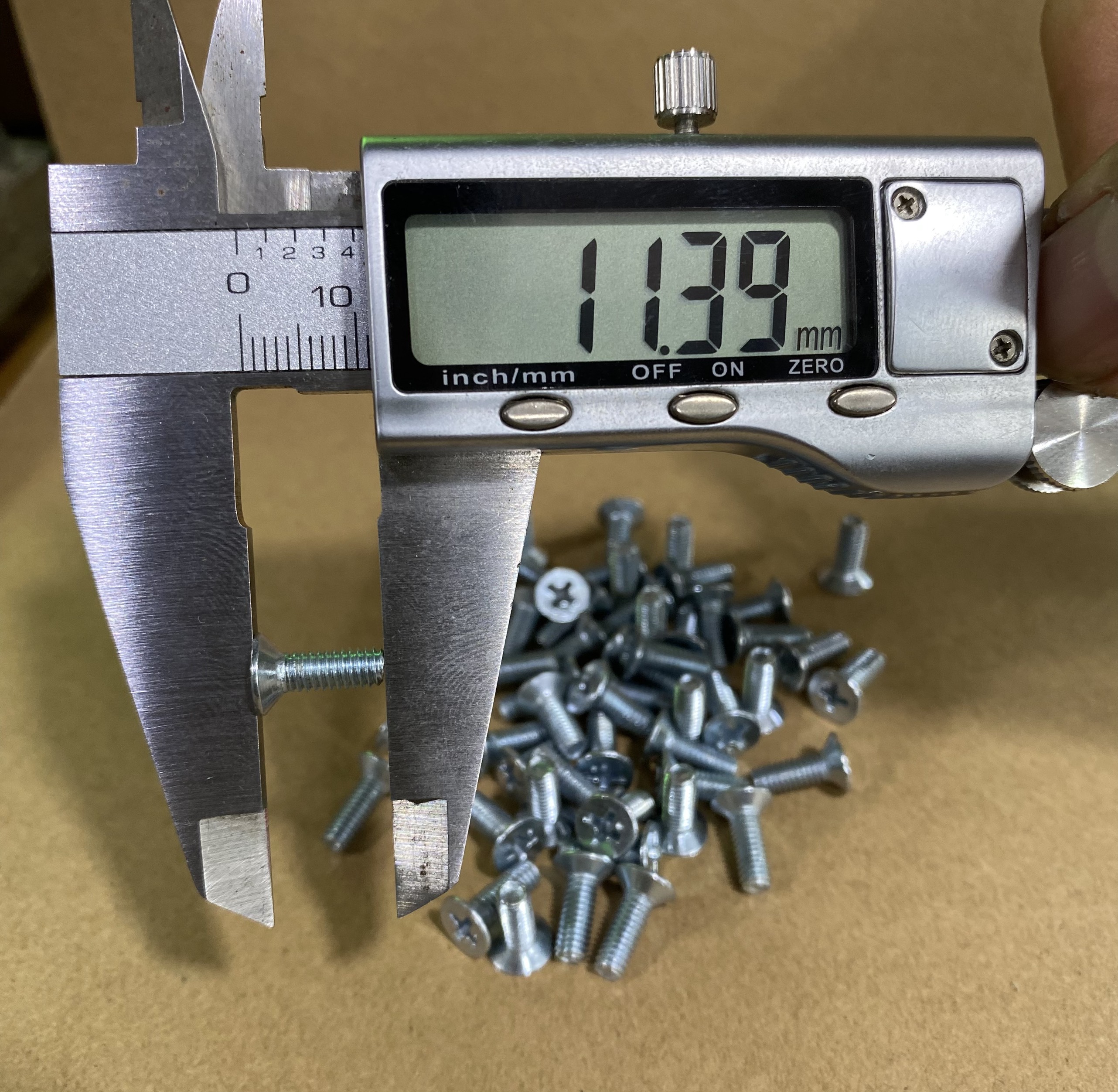Ốc vít đầu COL REN mịn 4mm dài 12mm M4=4x12, (Túi 500gram = khoảng 480 - 490 con)