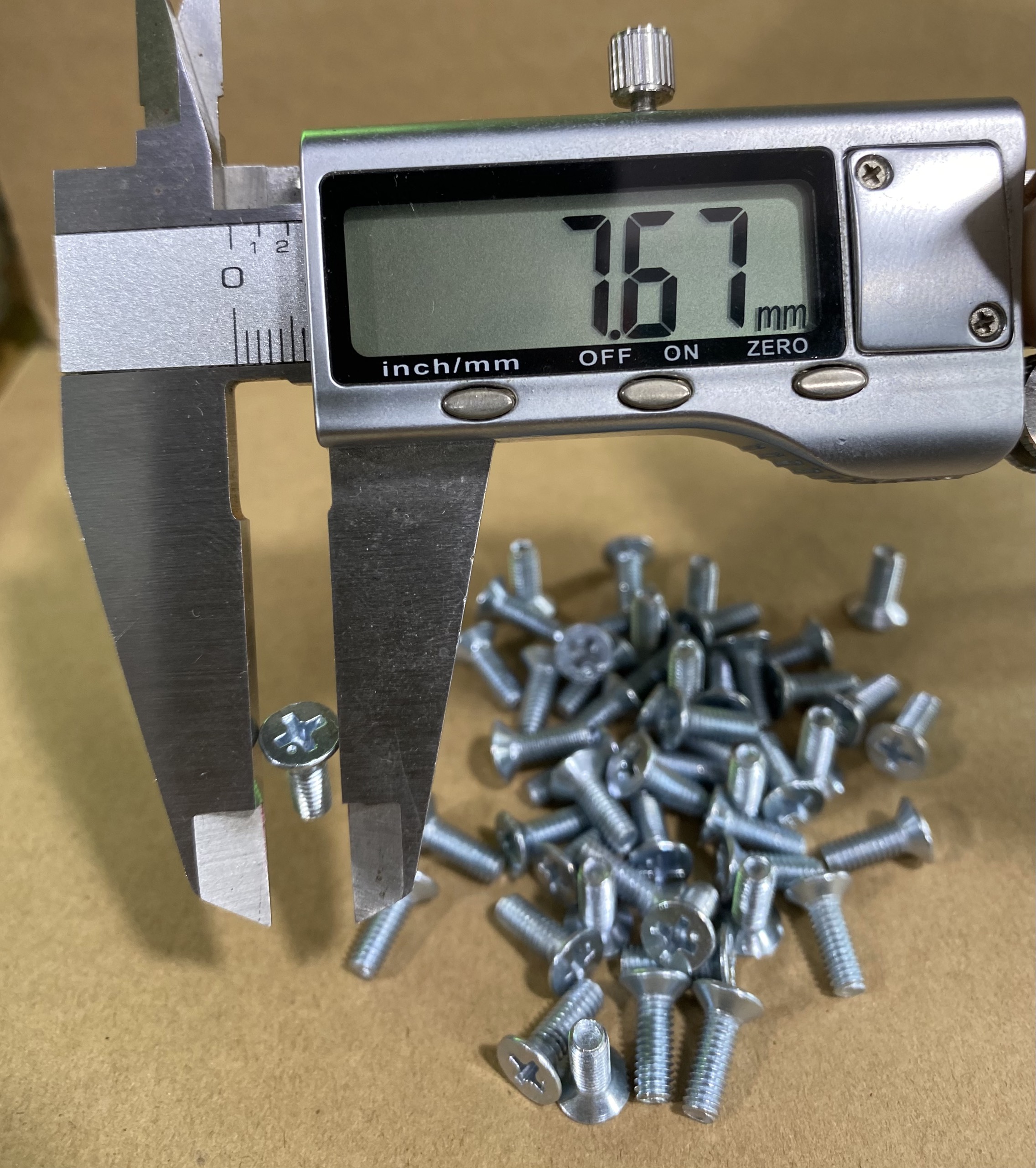 Ốc vít đầu COL REN mịn 4mm dài 12mm M4=4x12, (Túi 500gram = khoảng 480 - 490 con)