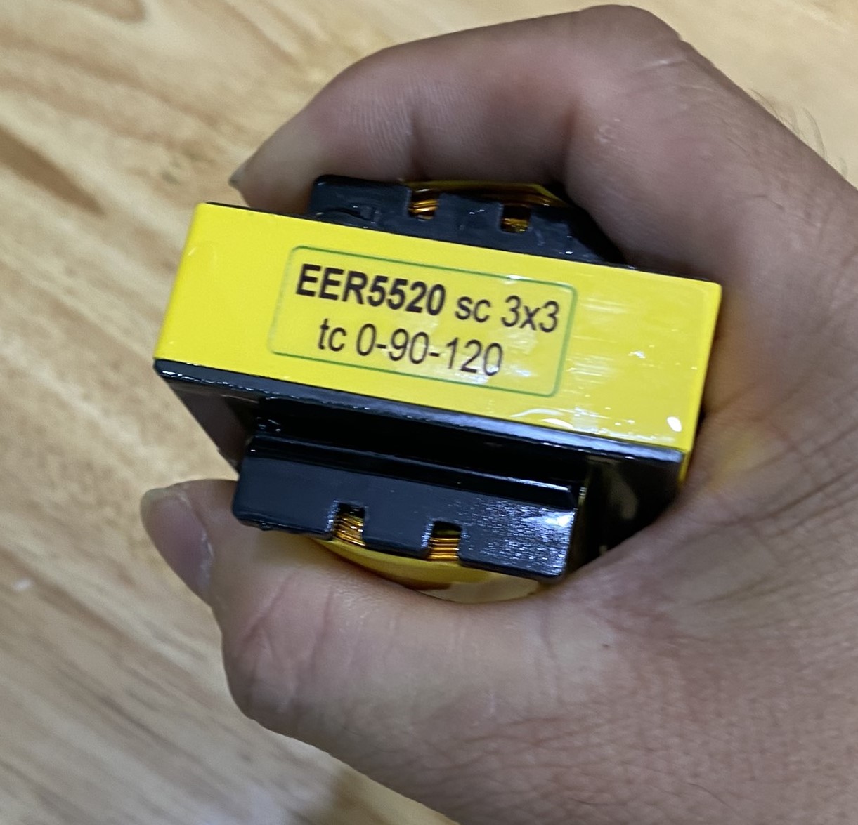 Biến áp xung quấn mới E5520 VUÔNG Đứng