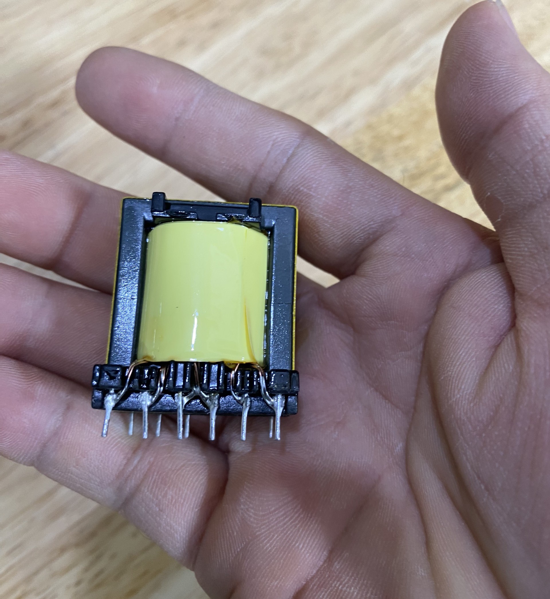 Biến áp xung quấn mới E2834