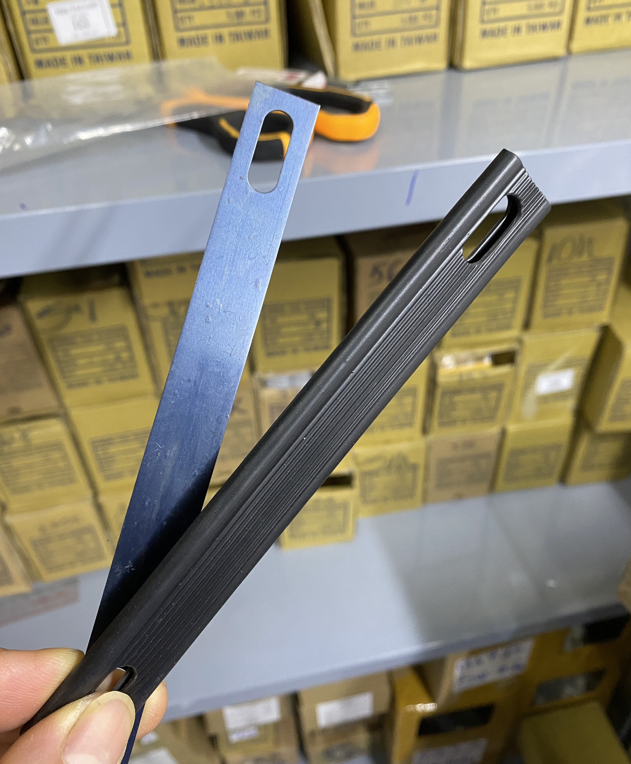 Quai Xách TC2 (Đế Bắt Vít Inox)