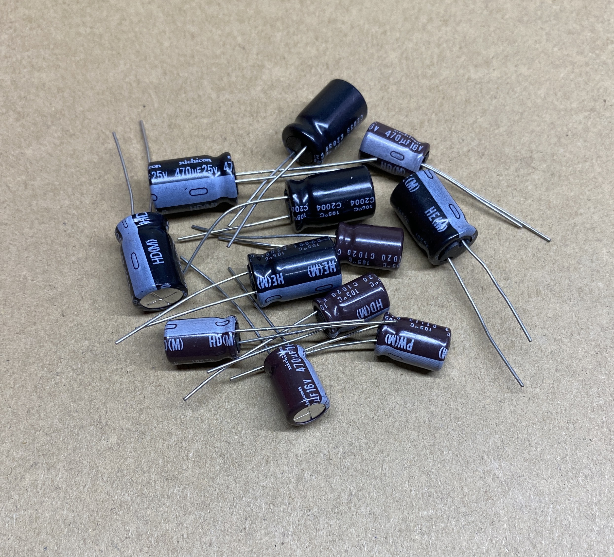 Tụ hóa 470uf-16v 25v 35v 50v màu ngẫu nhiên