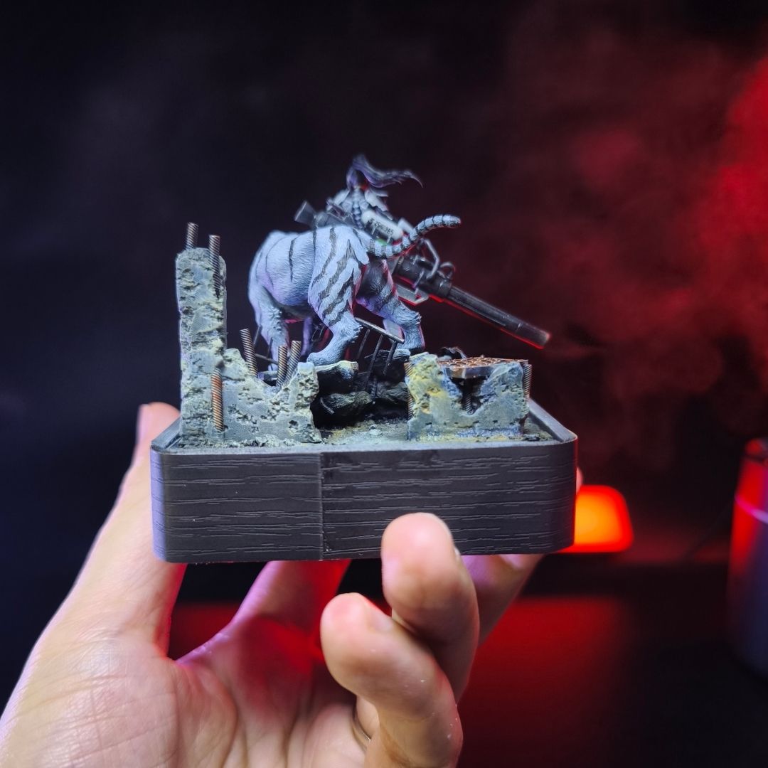 MH3_252- Mina -Kaiju No.8 Diorama 1:35