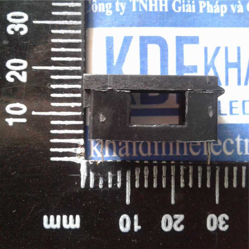 Hộp đế cầu chì 5x20mm vỏ nhựa đen 2 CHÂN CẮM BLX-A kde0182