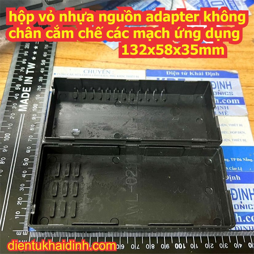 hộp vỏ nhựa nguồn adapter không chân cắm chế các mạch ứng dụng 132x58x35mm kde2213