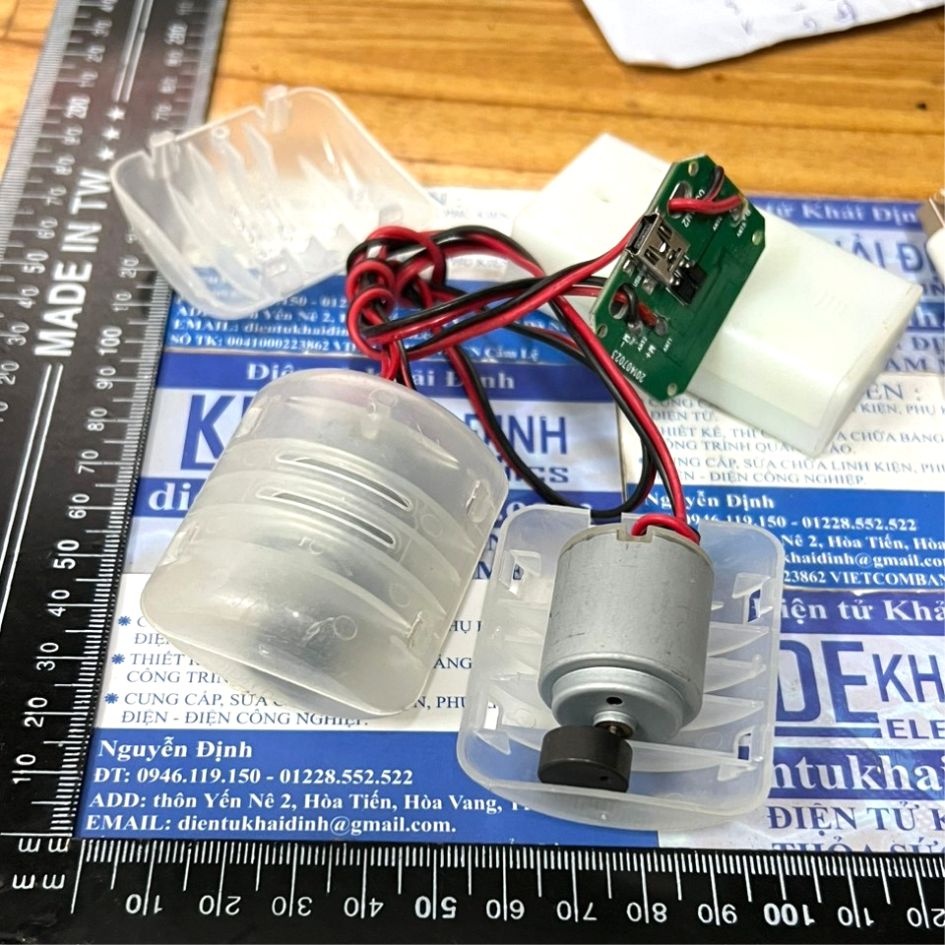 Động cơ rung vỏ nhựa chế máy mát xa 3V 0.1A / 0.4A 70g có công tắc đế pin kde7983