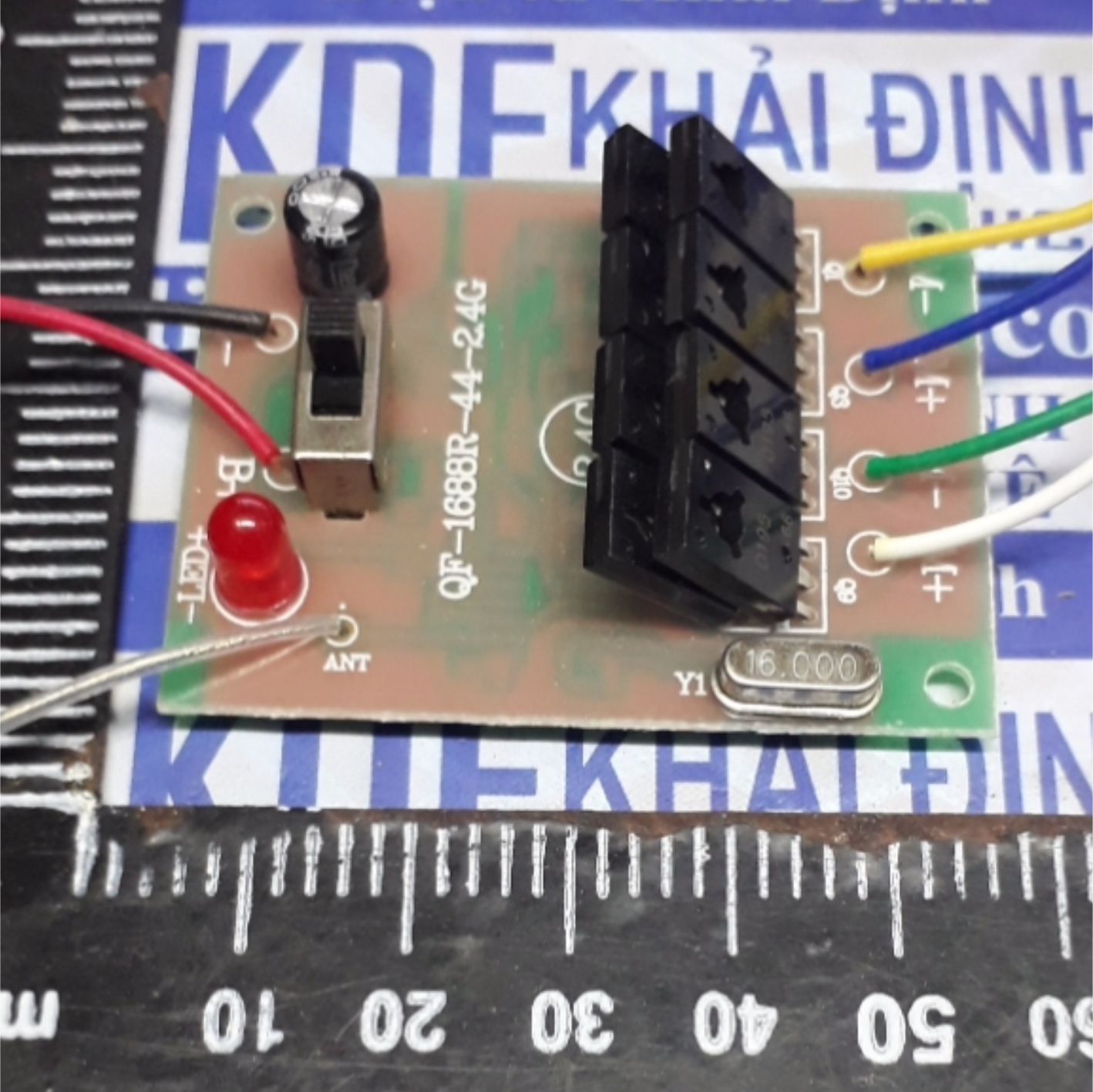 Bộ tay phát và mạch thu chế tạo xe, tàu... điều khiển từ xa 2 động cơ 5) 24Ghz, màu cam/đen kde4963