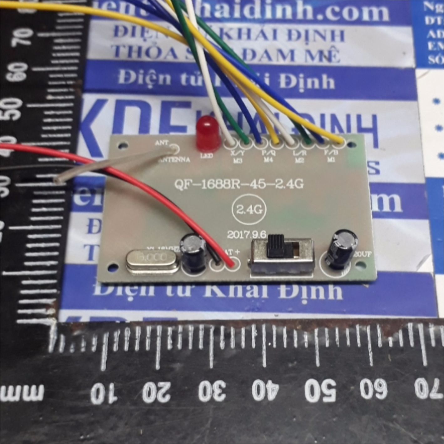Bộ tay phát và mạch thu chế tạo xe, tàu... điều khiển từ xa 4 động cơ 2A 24Ghz, màu cam/đen kde4965