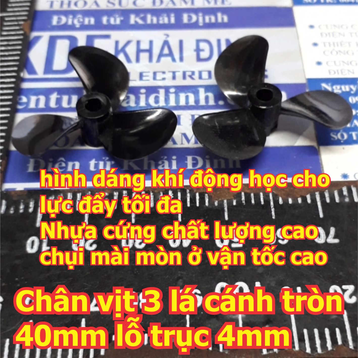chân vịt tàu thủy mô hình 3 lá, 3 cánh màu đen bóng nhựa cứng (bộ 2 cánh thuận nghịch) 40mm, lỗ trục 4mm kde5476
