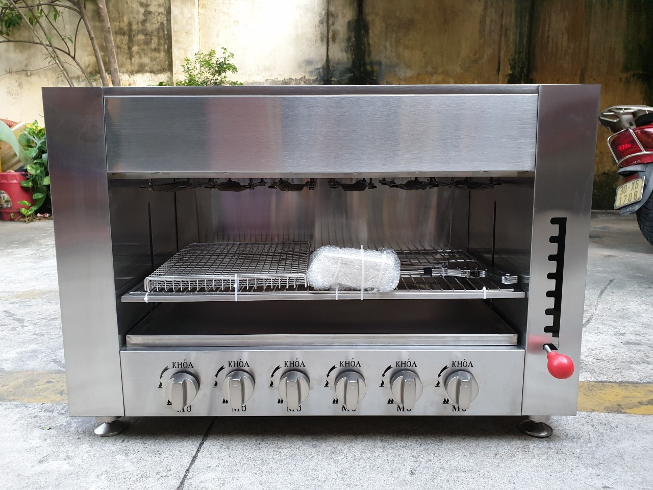 Vinaki - Khám Phá Sự Tiện Lợi Hoàn Hảo với Lò Nướng Salamander Vinaki - Khám Phá Sự Tiện Lợi Hoàn Hảo với Lò Nướng Salamander