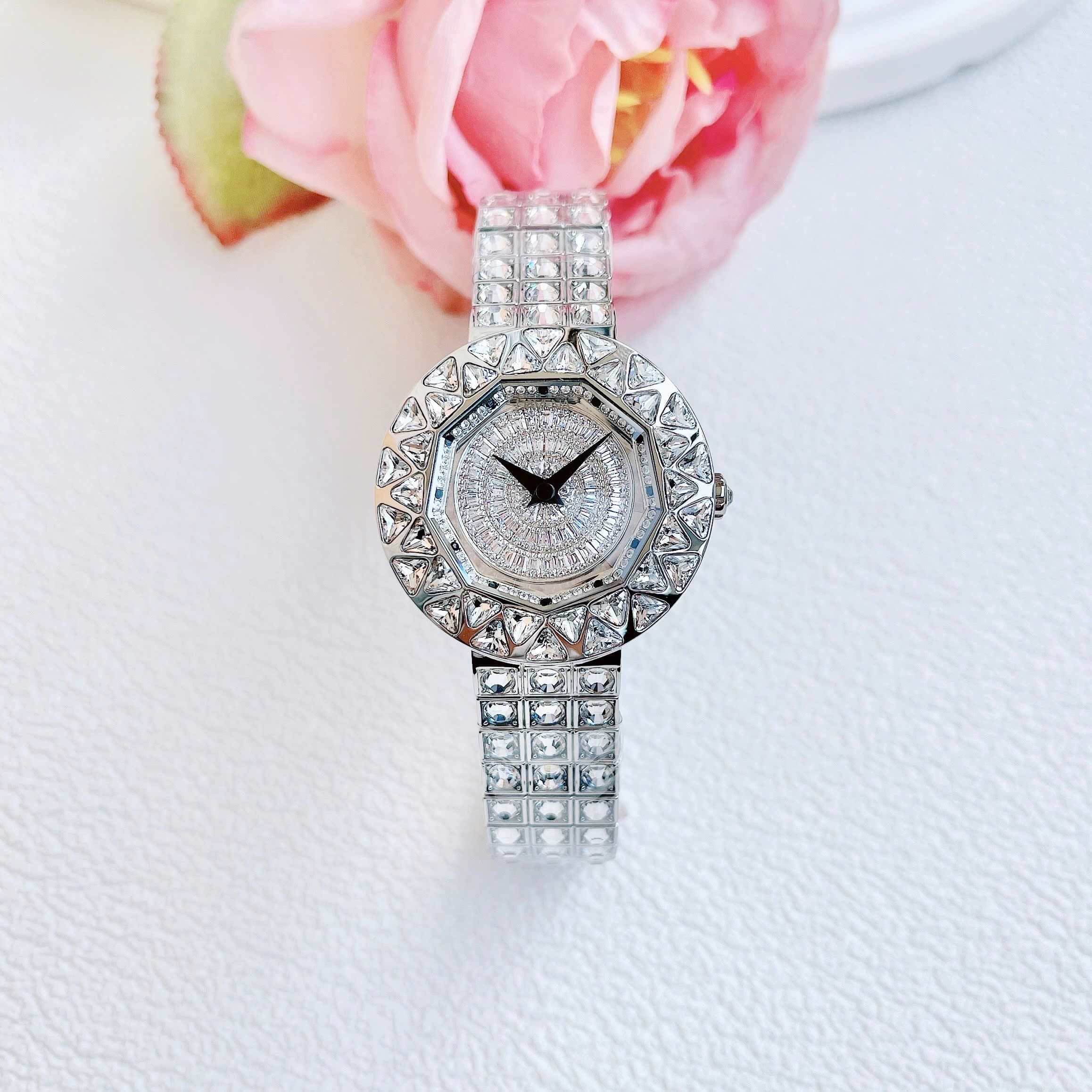 Đồng Hồ Davena Mặt Tròn Xoay |Nữ Giới |Silver |Dây Kim Loại Đính Đá |Máy Pin (Quartz) |Size 38mm |donghogiatot.vn