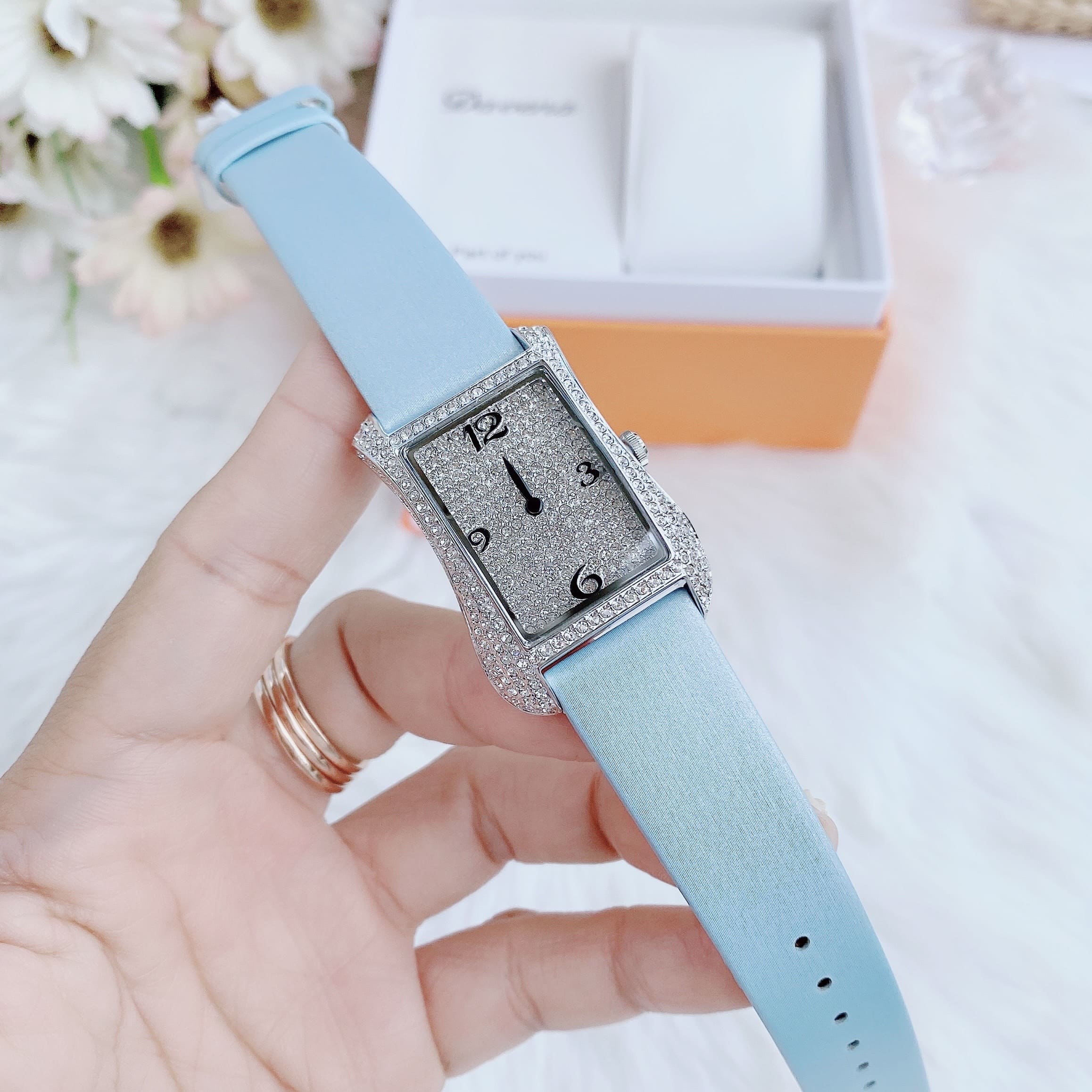 Đồng Hồ Davena Tựa Hermes |Nữ Giới |Full Đá Trắng Silver |Dây Da Xanh |Máy Pin (Máy Quartz) |Size 28x40mm |donghogiatot.vn
