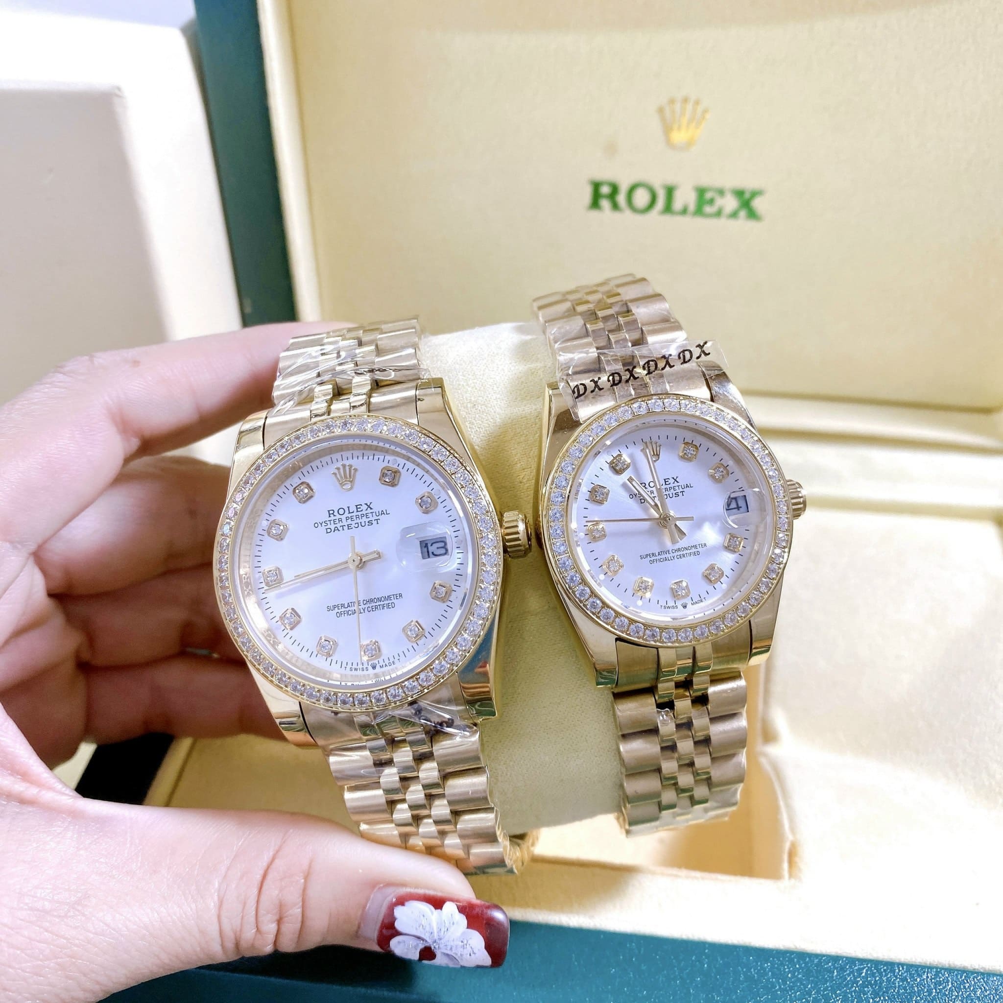 Đồng Hồ Rolex Đính Đá |Cặp Đôi |Mặt Trắng |Dây Kim Loại Vàng Gold |Máy Pin (Máy Quartz) |Size 36x31mm |donghogiatot.vn