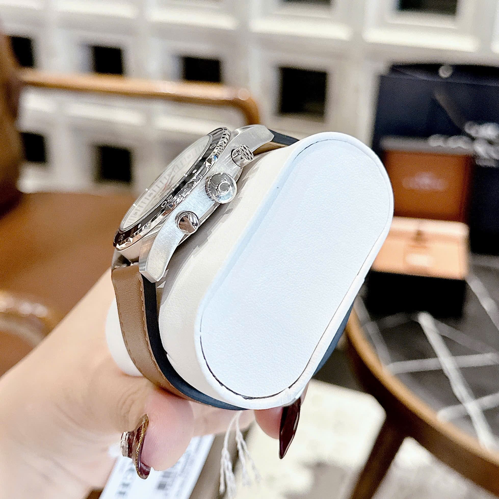 Đồng Hồ Coach Sullivan |Nam Giới |6 Kim |Mặt Trắng |Dây Da Nâu |Máy Pin (Quartz) |Size 41mm |donghogiatot.vn