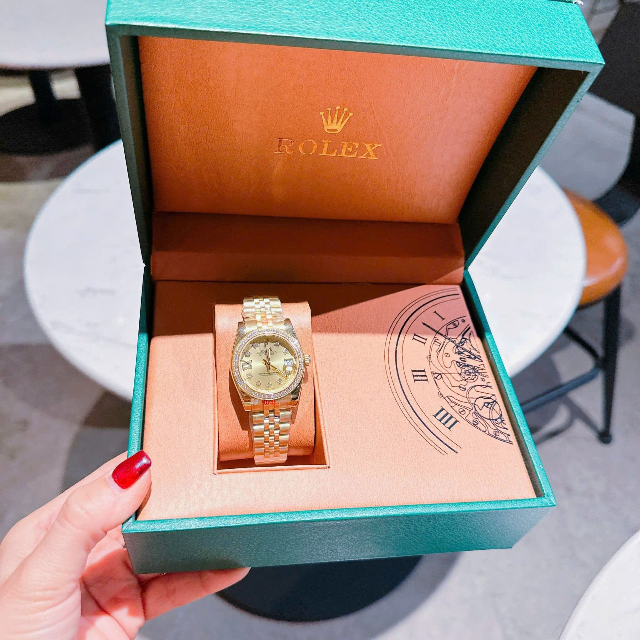 Đồng Hồ Rolex Đính Đá Ngôi Sao |Nữ Giới |Dây Kim Loại Vàng Gold |Máy Pin (Máy Quartz) |Size 31mm |donghogiatot.vn