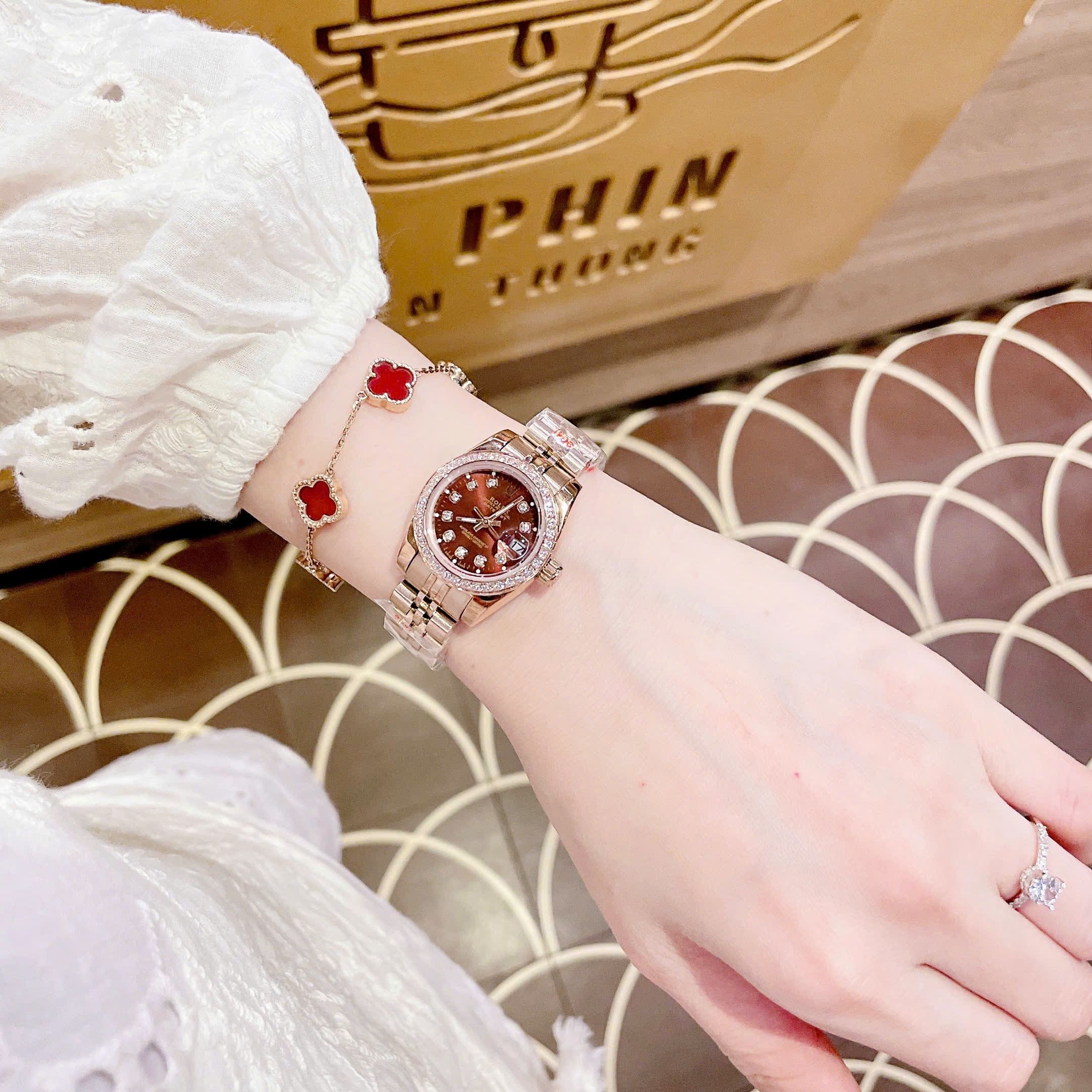 Đồng Hồ Rolex Đính Đá |Nữ Giới |Mặt Nâu |Dây Kim Loại Rose Gold |Máy Pin (Máy Quartz) |Size 28mm |donghogiatot.vn