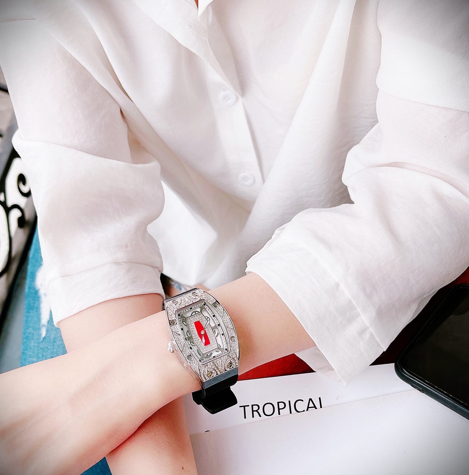 Đồng Hồ Davena Richard Mille |Nữ Giới |Silver |Dây Silicone Đen |Máy Pin (Quartz) |Size 30x38mm |donghogiatot.vn