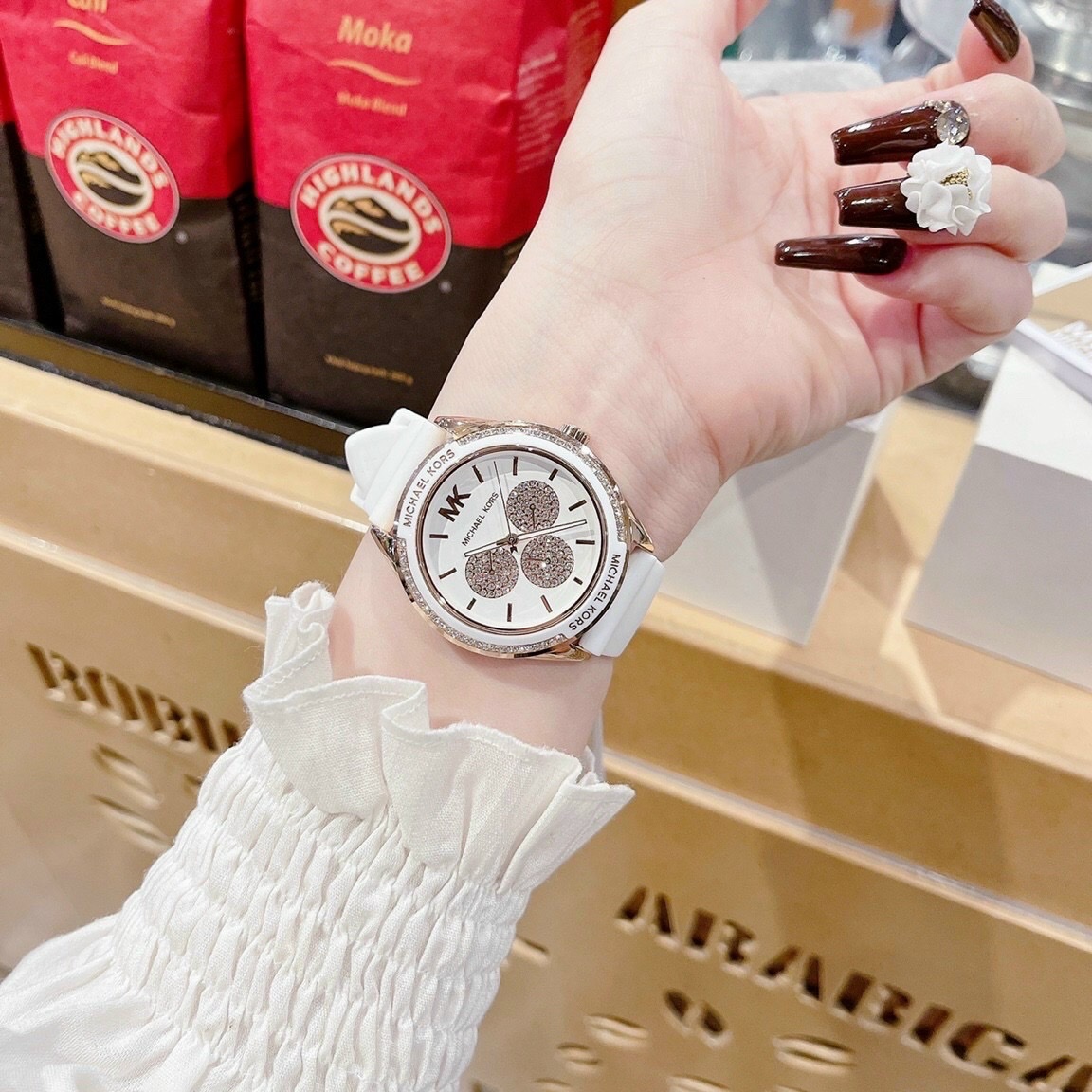 Đồng Hồ Michael Kors Jessa |Unisex |Đính Đá |Dây Cao Su Trắng |Máy Pin (Quartz) |Size 40mm |donghogiatot.vn