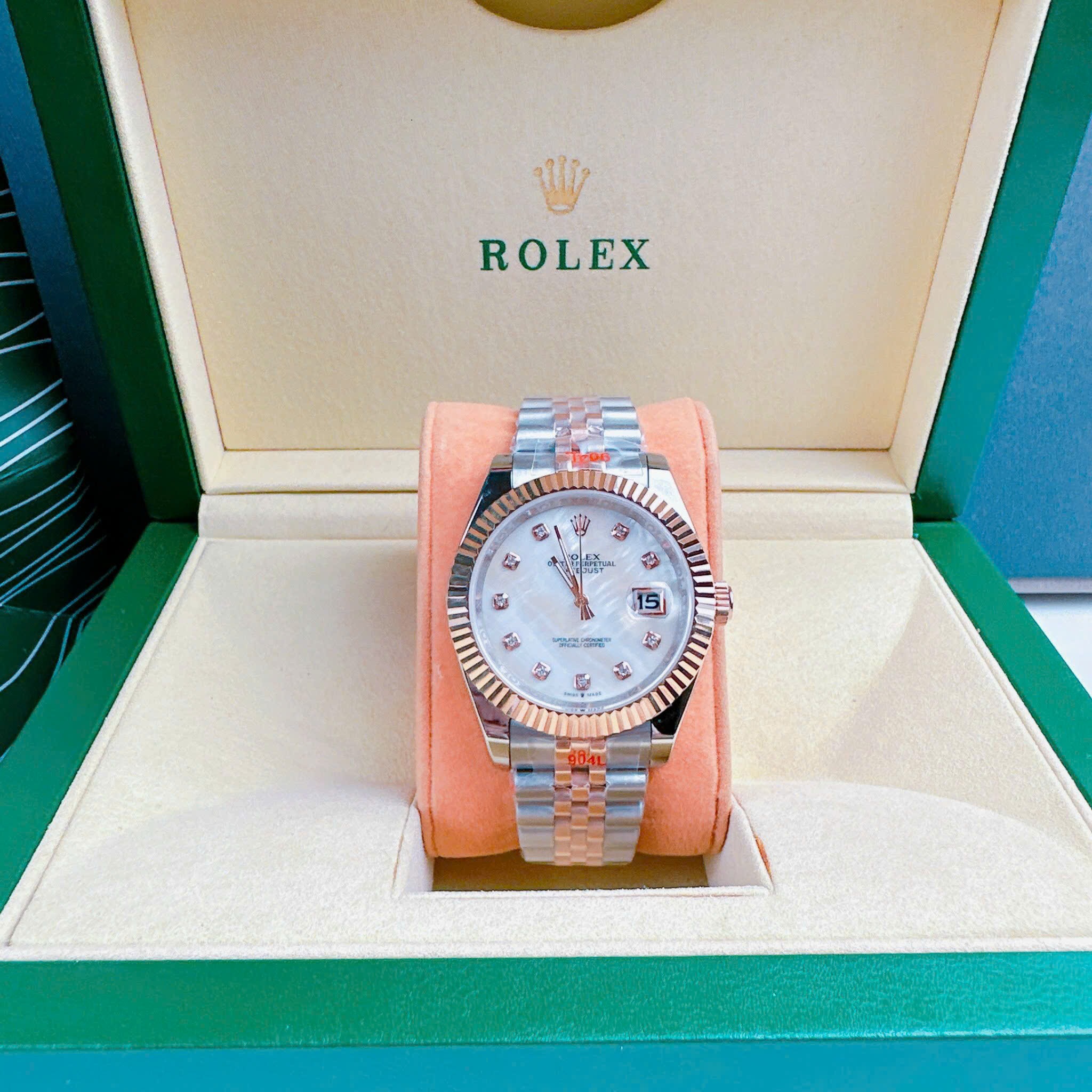 Đồng Hồ Rolex Niềng Khía |Cặp Đôi |Mặt Trắng |Dây Kim Loại Demi Rose Gold |Máy Pin (Máy Quartz) |Size 41x31mm |donghogiatot.vn