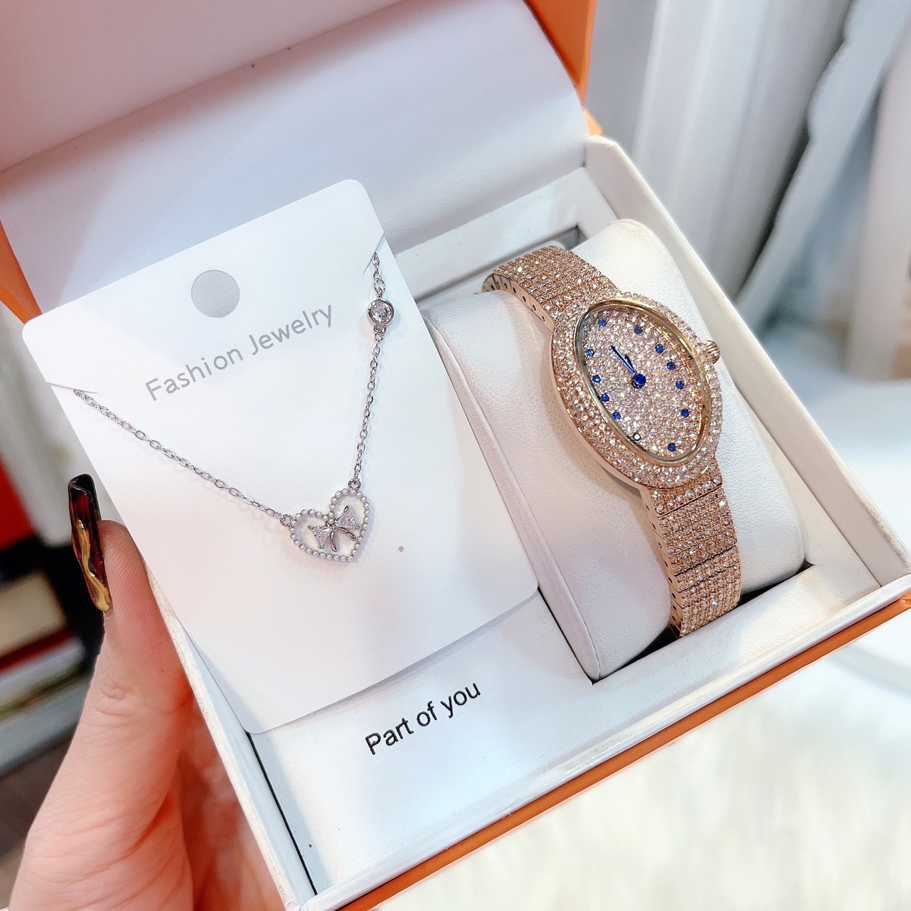 Đồng Hồ Davena Mặt Oval |Nữ Giới |Đính Đá Xanh |Vòng Tay Rose Gold |Máy Pin (Quartz) |Size 28mm |donghogiatot.vn