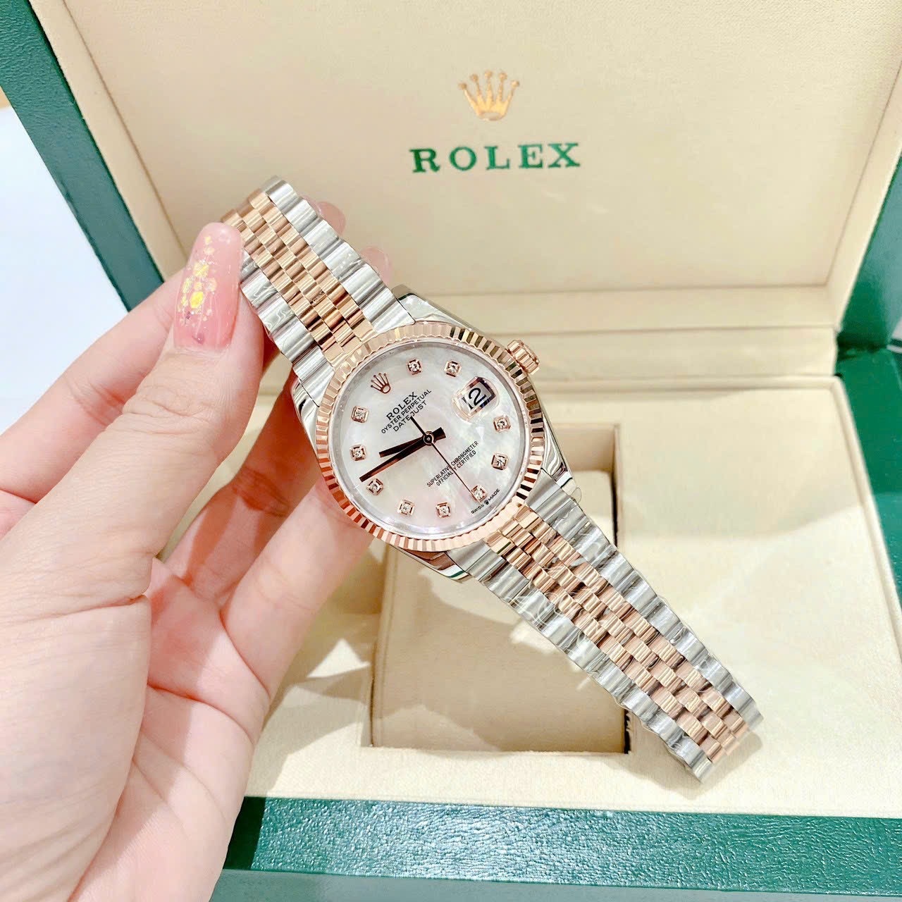 Đồng Hồ Rolex Niềng Khía |Nữ Giới |Mặt Trắng |Dây Kim Loại Demi Rose |Máy Cơ (Automatic) |Size 36mm |donghogiatot.vn