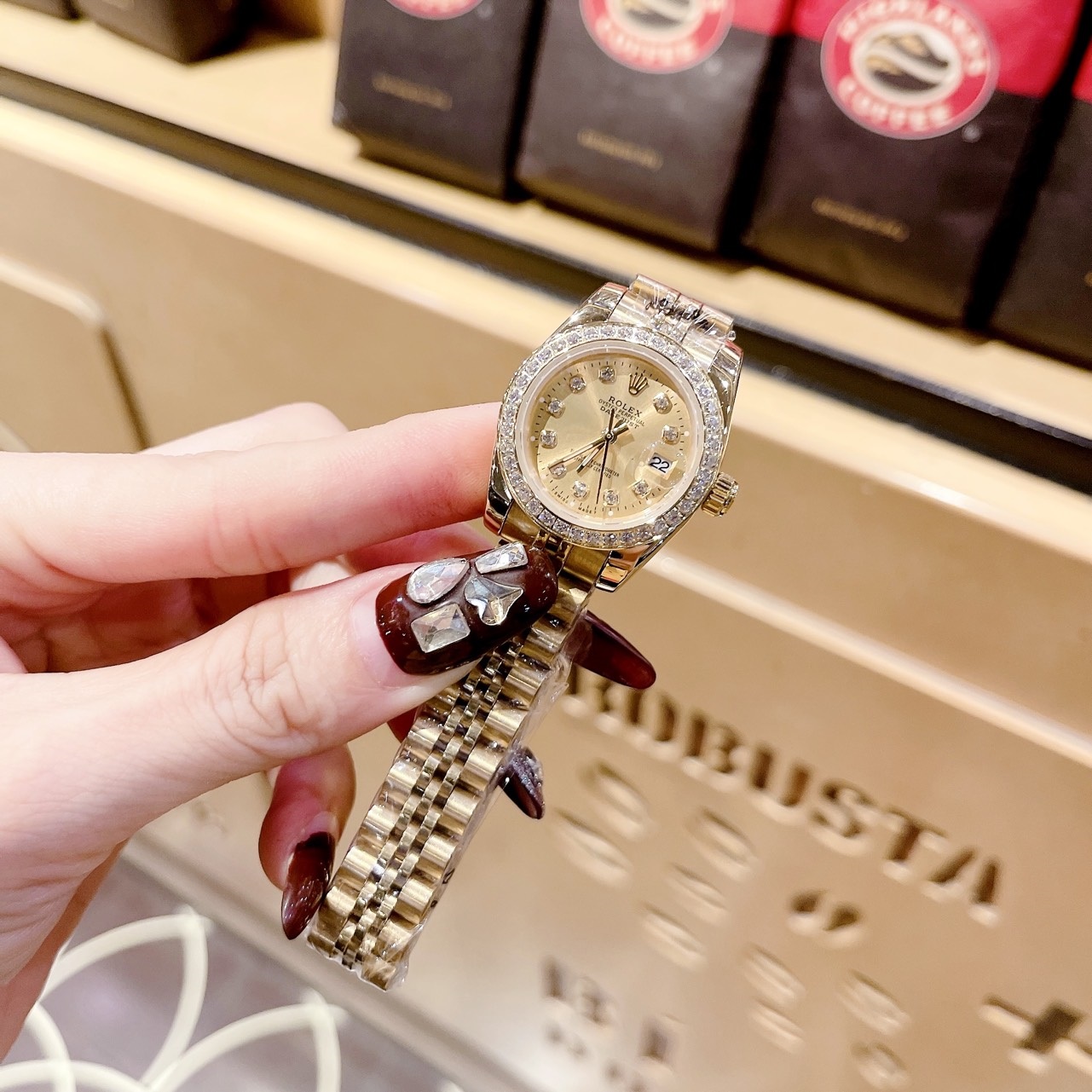 Đồng Hồ Rolex Đính Đá |Nữ Giới |Dây Kim Loại Vàng Gold |Máy Pin (Máy Quartz) |Size 31mm |donghogiatot.vn